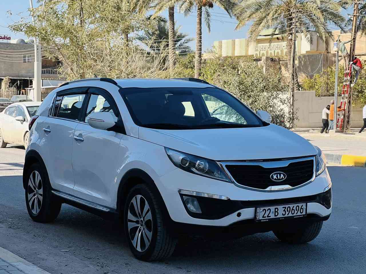 سلام عليكم للبيع كيا سبورتج 2013 خليجي محرك 2000دوش كير اوتو شرط محرك وكير حداديه جديده تخم تاير شرط التحويل رقم دولي سنويه لل28 صبغ 3قطع بدون دواخل سعر 133$ وبيها مجال مكاني صلاح الدين للاتصال ***********
