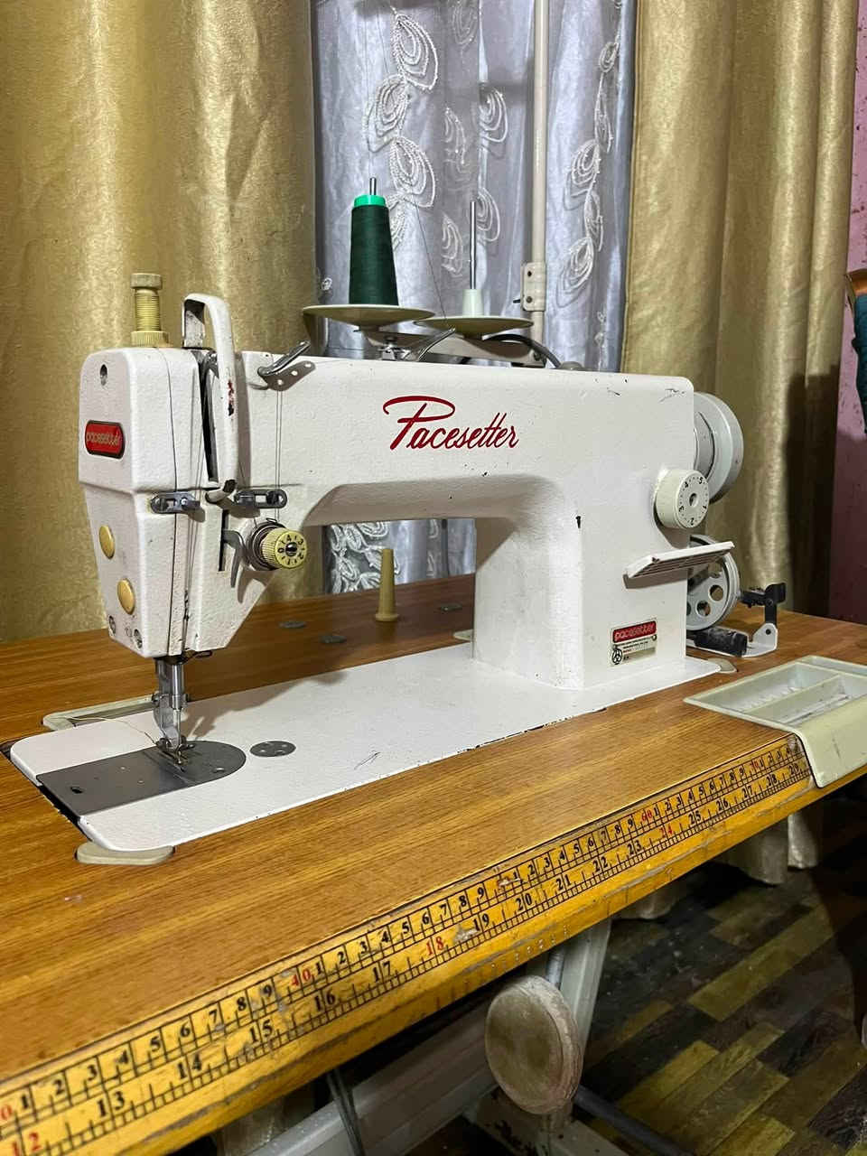السلام عليكم مكينة باسستر صناعي مستعملة نضيفة ؛ خياطها يخبل للبيع بـ250 وبيها مجال بسيط بيكم خير وتدللون . واتساب  ***********
