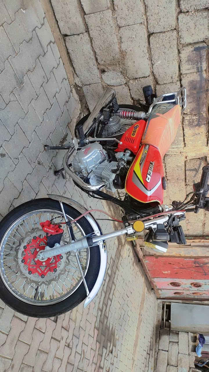 دراجه تايكر للبيع موديل 2025 كلش حلوه نظيفه سعره650 بي مجال للطيبين مكاني كركوك 
اتصال + وتس ***********
اتصال ***********
