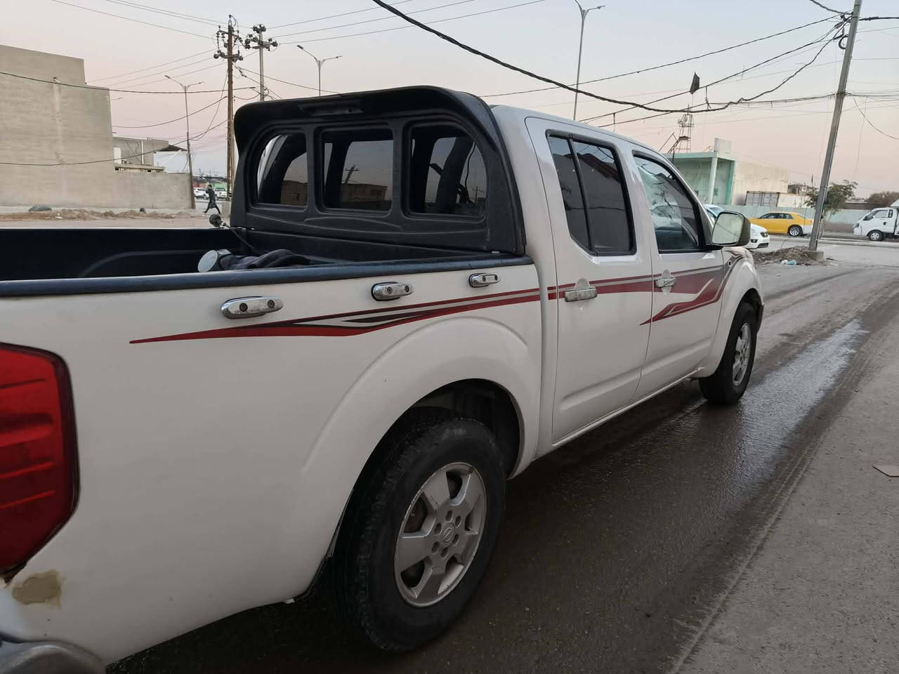 السلام عليكم بيكم نيفاره مديل ١٠ رقم بغداد صدامي وارثه موجودين بغداد ابيع كوم حديد السياره معمرها ستوني كله جديد كير اوتو مكينه سمكره صبغ عام دوشمه ومنضومه غاز ستوني شادها من المعمل بيها صيانه سنه مكان السياره واسط كوت السعر ٦٢ /رقم الهاتف /***********
