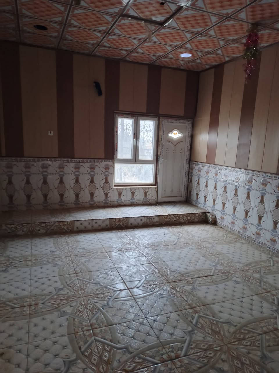 أسعد ألله أوقاتكم بكل خير🌹
الاتصال ***********
🔊 أعلان عرض أليوم أروع  وبسعر جدن مناسب ♦️

يتوفر انص دونم  مع دار سكن طابقين 
ألمساحه الكليه ( انص دونم )
على شارع تبليط مباشرةً ( واجه لارض على شارع 23 متر من ضمن محل أسواق ) 

تحتوي على دار سكن مساحة البناء 350 م
أرض مزروعه وكامله ومرتبه
على نهر جاري
جميع الخدمات متوفره ⚡

محتويات الدار ⬇️
كراج واسع + ديوان 10م + صاله

 طابق ارضي وصاله طابق ثاني +

 عدد غرف نوم 9 غرف + 
مطبخ 
 و صحيات خارجي داخلي 

والبيت شقل درجه أولى ومشتقلينه ازوكام
نوع العقار : طابو ملك صرف تحويل سهم بأسم المشتري
العنوان : البصره أبي الخصيب باب عباس

كل هاذ بسعر 240 مليون وقابل تفاوض سعره جدن مناسب 
الاتصال ***********
