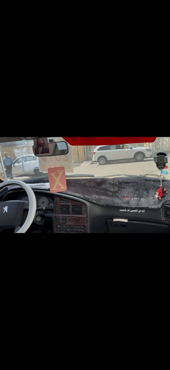 ا
السلام عليكم بيجو 2015 للبيع سياره كير وحداديه جديد دوشمه شاشه كلهن جديد مكان السياره ميسان

مكلف بلنشر ***********
