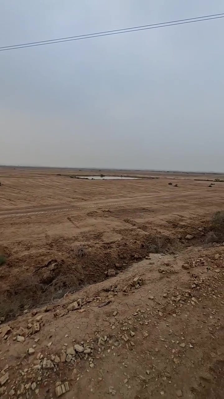السلام عليكم 
للبيع ارض  ١٠ دونم سند ٢٥ حق تصرف وجهيه ٩٦ ونص متر تقريبا  .والنزال ٢٧٠ متر تقريبا  
الأرض شارعها رئيسي سبيس راح يتبلط عرضه ١٥ متر وبزل بي ماء والكهرباء بوجها 
قربها مشاريع عجول ودواجن وشركات ومعامل  ارض حلوه تصلح لكافة المشاريع 

الموقع .بغداد المدائن. بسمايه القديمه  شارع قريه ١٠ نزلة رجاء المسيحيه قرب مربط عجول علاء سكر 

السعر دونم الواحد  ٦٥ مليون 

احمد الخزعلي 
***********
***********
@إشارة
