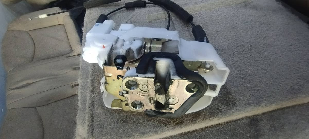 يتوفر جميع قطع غيار نيسان باثفايندر وارمادا استيراد حصرا امريكا كصات زير متوفر جمله ومفرد للاستفسار واتساب ***********
