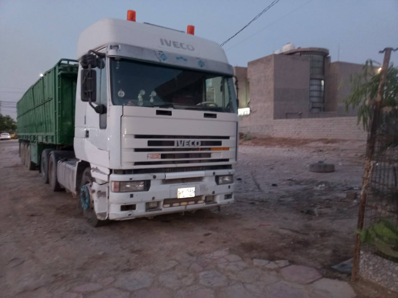 للبيع افيكو موديل 2000 رقم بغداد تحويل مباشر مكان السياره بغداد السعر ٨٠ / ***********
