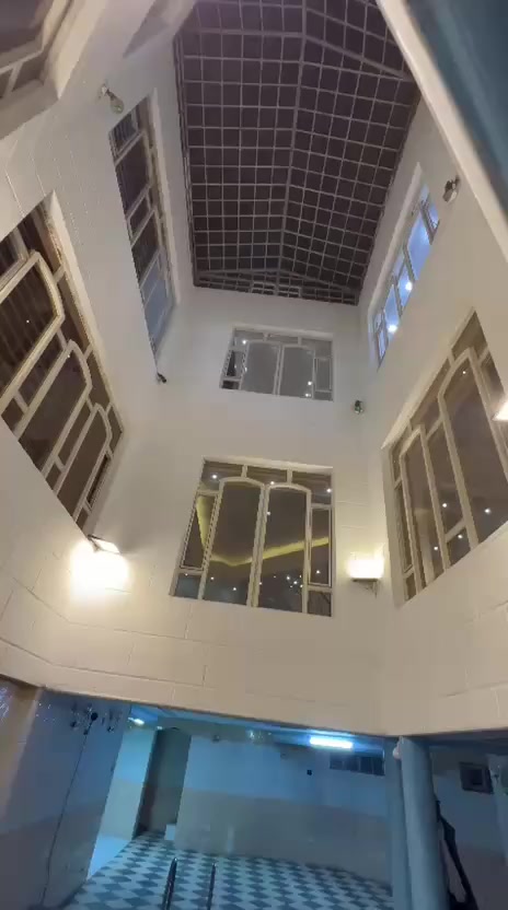 🔱 دار للإيجار 🔱
📍 الموقع: المنصور – مهندسين
ركن على ثلاث شوارع
⭕ المساحة: 400 م²
⭕ الواجهة: 10 م × 10 م
⭕ يحتوي على:
4 غرف نوم ماستر
مدخلين
موقف سيارات يتسع لـ 3 سيارات
مسبح داخل المنزل
غرف خدم
⭕ الاستخدام: تجاري أو سكني
⭕ مناسب لـ:
(شركات – منظمات – مراكز تجميل)
⭕ الإيجار سنوي
⭕ السعر: عند الاتصال
📞 للتواصل:
***********
🟩 نستقبل جميع العروض والطلبات
