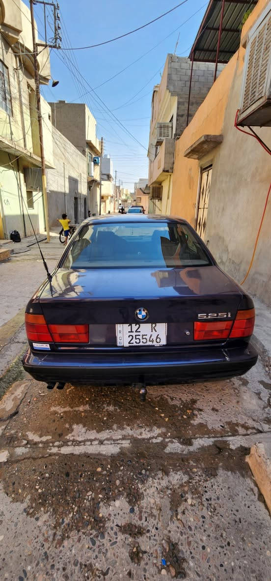 السلام عليكم 
بي ام 1991 525 مسكر عدل
سنوية بسمي كاربون بنزين بيها
نضافة 90 % خير من الله 
تبريد ثلج ❄
بلاكات جديدة 
باتري 90 امبير جديد 
غرفتها حييل نضيفة 
مكينة خير من الله تراي وين ما يعجبك 
الدعامية الورا يعوزها شوية ترتيب 
بل حقيقة احلى من الصور سيارة منصوبة 
السعر 75 وبي مجال خاص مغلق
اسيا ‎***********
كورك ‎***********
عنوان موصل
