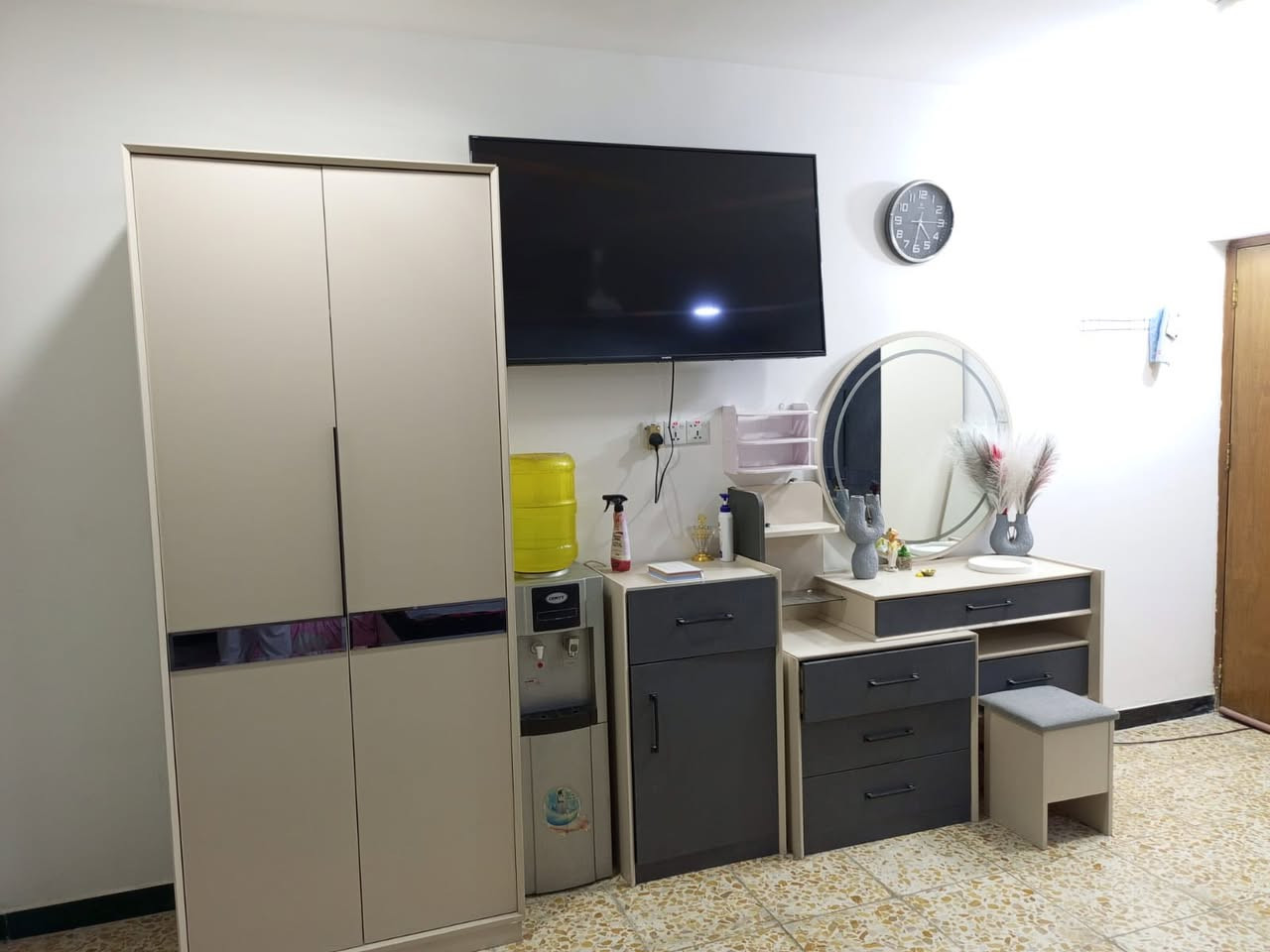 غرفه تركيه 10 قطع استخدام شهر واحدفقط للاستفسار ع رقم ***********
