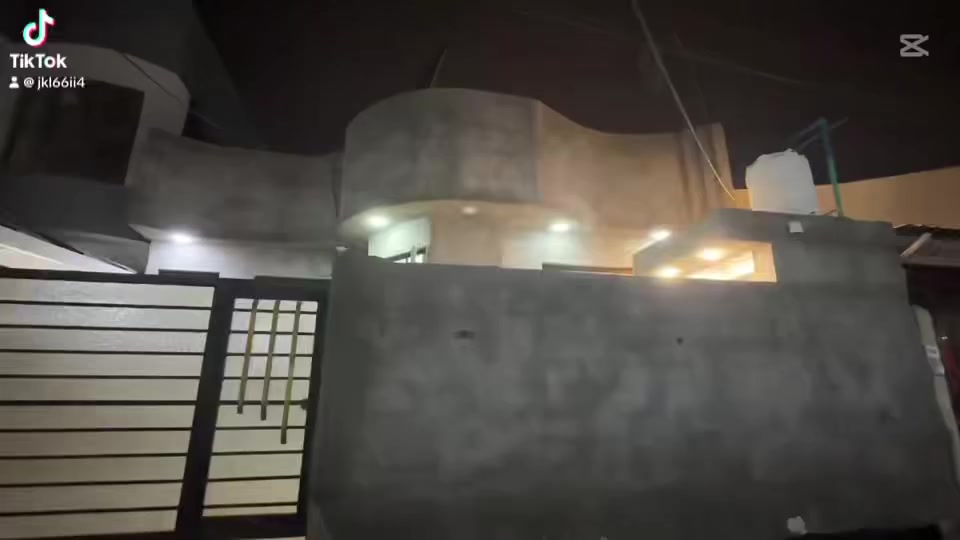 بيت للبيع في البصره شط العرب الجزيرة
او المسمى شارع الصقر خلف شارع الملعب الخماسي التابع الى شارع الصقر شارع البيت بعرض 10 متر مع خدمات كافه ماء مجاري مربوط على نهر كهرباء البيت مساحة200 متر متكون من كراج + حديقه + صحيات خارجيه وداخليه + ديوان بمساحه كبيره + صاله بيت + مطبخ + غرفتين وغرفه بنضام اسويت اي حمام داخلي ضمن الغرفه البيت طابو زراعي سند 25 مكاتبه ونسخه من الطابو مالك عراقي 
للاستفسار اكثر الاتصال عبر الرقم
***********
