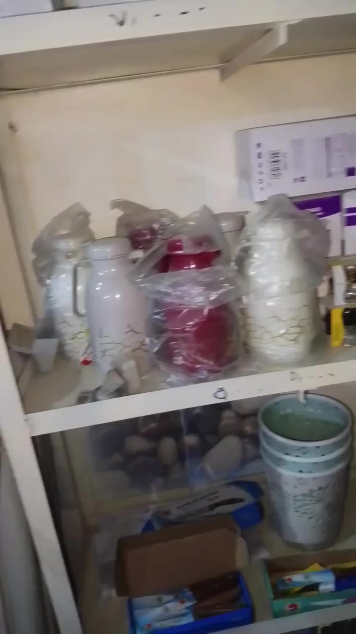 محل مواد منزليه كبير للبيع شلع مستعجل ع بيع ***********
