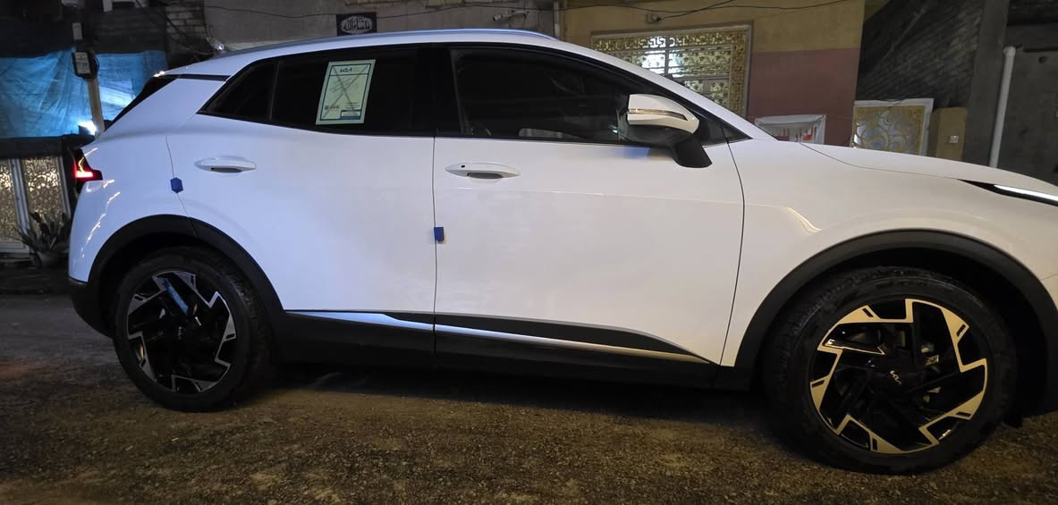 للبيع سبورتج خليجي ٢٠٢٣ دوليه مواصفات المعروفه بصمه تشغيل عن بعد تحكمات حساسات بقيه المواصفات
مكفوله بارد صبغ تبديل 
السياره نظيفه خير من الله ماشيه ٧٢ 
ملاحضه 
بيها راجز تبديل فقط لاغير 
السعر ٢٠٢ بيها مجال للشراي 
مكلف بلنشر 
الاتصال صاحب السياره ***********
