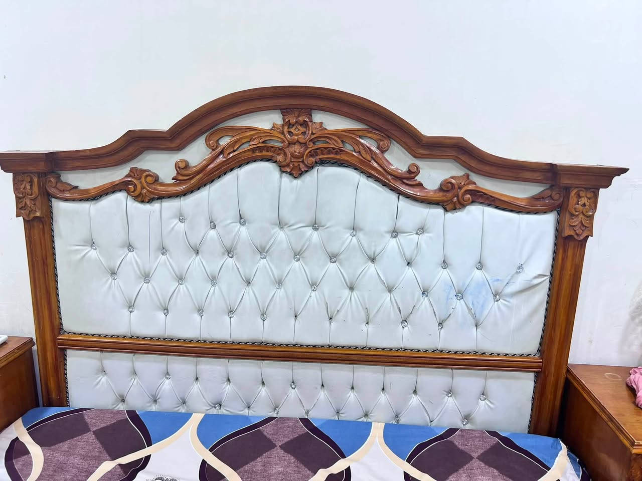 السلام عليكم
للبيع ٣ قطع خشب زان ثقيل بـ ٣٠٠ الف وبيها مجال شغل درجة اولى


**إذا كنت صاحب هذا الإعلان وتريد حذفه لأي سبب، رجاءا أرسل رسالة إلى الدعم الفني**
