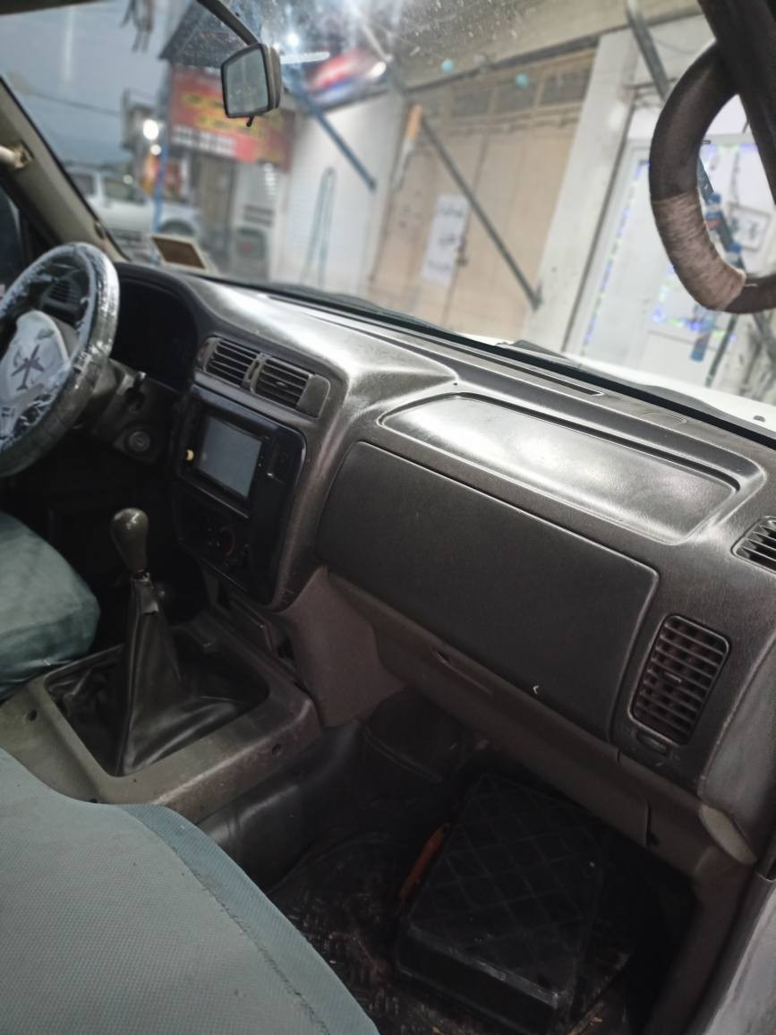 پاتڕۆڵ مۆدیل 2001موحە سە ئاڕمی پلاستیک سلیمانی بە شە رتیی ئاڕموئە وە لیاتتوغە رامە گیڕومە ینە وئە کسل بە شە رت تە قە وڕە قە ینیە غازوبە نزینە بۆیاخی هە یە حیزامە  ناوشانە کانی هیچی پیوە نیە بۆیاخومە عجون  زۆرجوانە ماشە ڵا سعری 68وە رە قە وتۆزی مە جال گۆیڕینۆیش دە کە م بە سە یارە یە بە دڵم بیت ***********m*********** السليمانية, العراق
