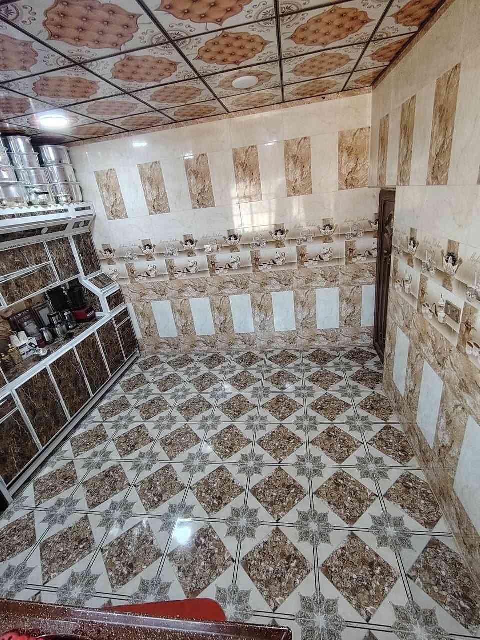 سلام عليكم بيت للبيع في حي الطين قرب الذاعه رقم الهاتف ***********
