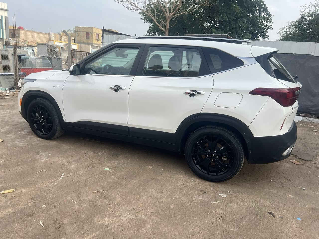 كيا سيلتوس موديل 2021 باسمي
محرك 2000

وارد امريكي حادث جنطة وبالعراق بيها جاملج خلفي بارد وجاملغ ايمن 
مواصفات   ex
السعر 150

للاستفسار ***********
