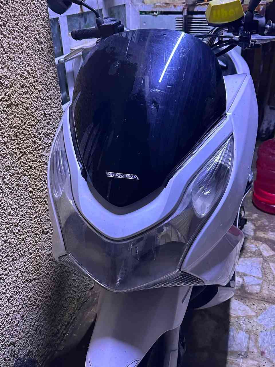بي سي اكس للبيع حجم المحرك 150cc رقم الشاصي jf وبيها فطر صغير يم الصره مال دهن الدراجه السعر 850 وبيها مجال استفسار على الرقم ***********
