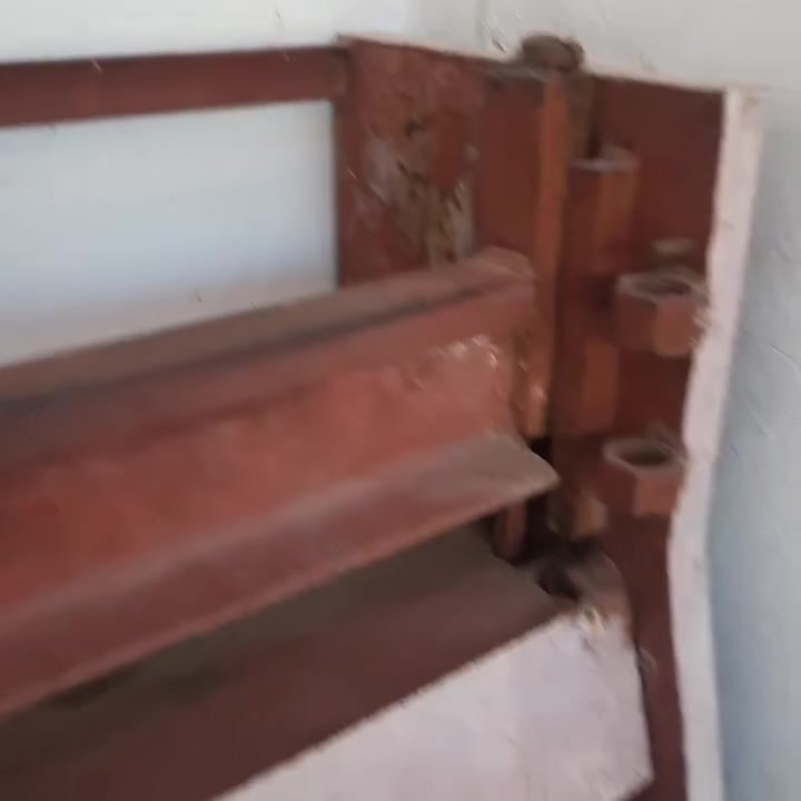 سلام وعليكم معواجة بليت لبيع شعب شارع صحة سعر من خير ٣٠٠ لف ***********
