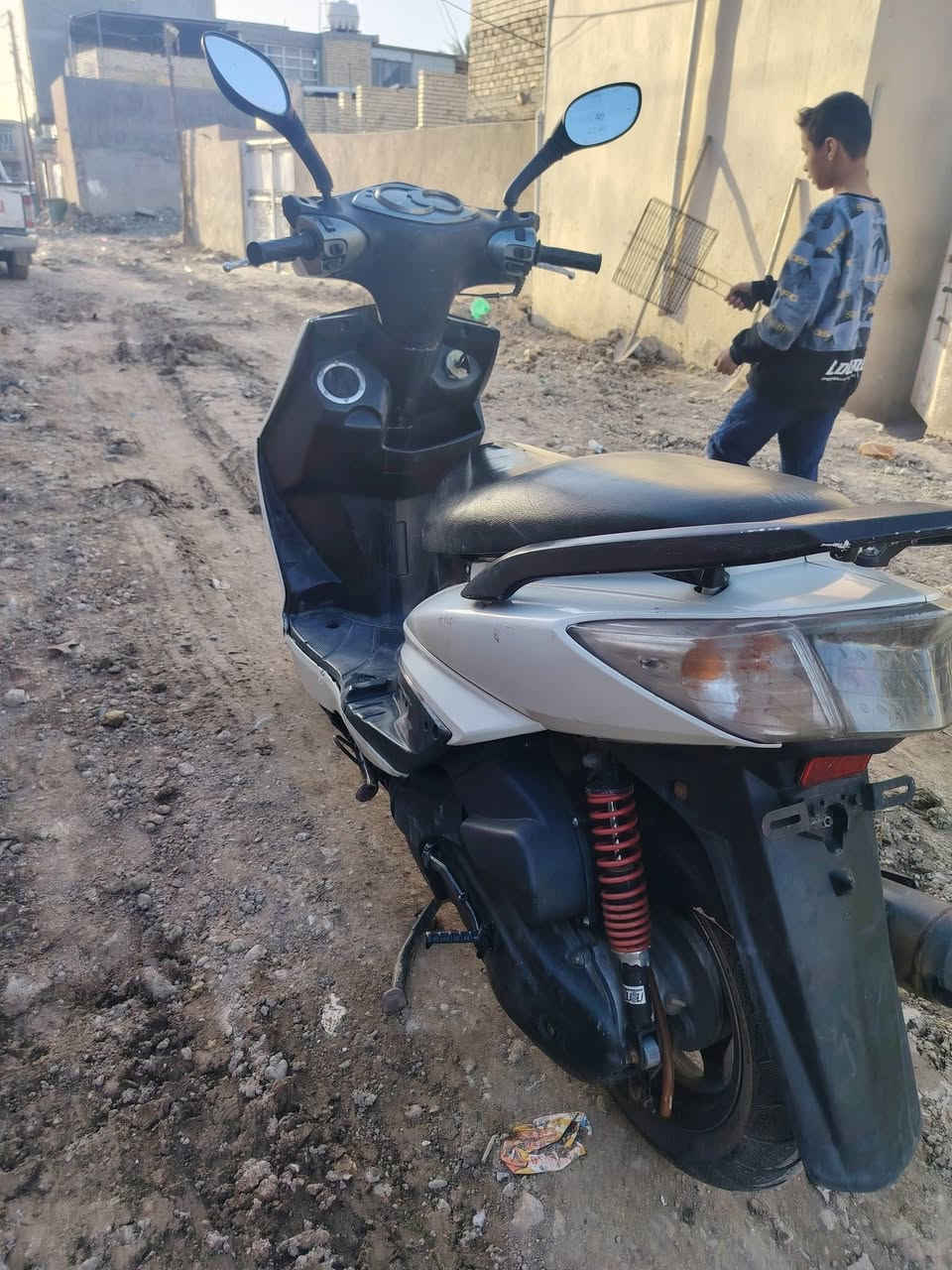 السلام عليكم... مكلف بالنشر دراجه سكنس للبيع السعر وباقي التفاصيل يم صاحبهه العنوان بغداد ابو غريب ***********
