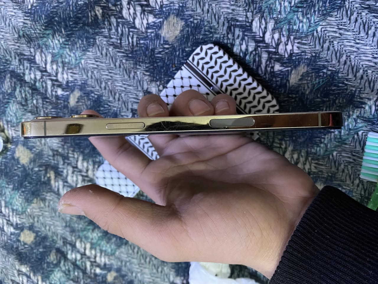 السلام عليكم 👋
ايفون ١٢ برو ماكس 
ألون ذهبي 
الذاكره ٢٥٦ 
دبل سيم كارت 
مبدل بطاريه فقط 💯 
الجهاز حيل نضيف 
فيس إيدي شغال 
الكامره دمعه 
السعر ٣٧٠ وبي مجال للطيبين 
للاستفسار خاص أو ***********
