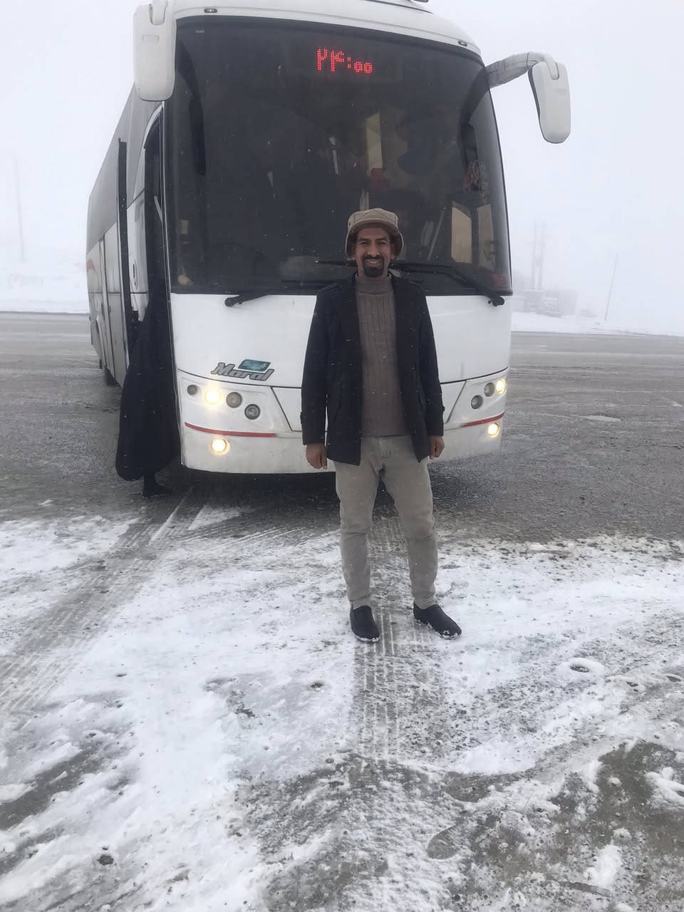 كروب إيران بري باصات في اي بي 13 يوم الرحله يوم 2/2 ان شاء الله قم و مشهد نيشابور مزارات و سياحة سكن و نقل وطعام ثلاثة وجبات على الراغبين حجز والاستفسار ع الرقم التالي *********** واتساب موجود دليل السياحي حيدر الجبوري @إشارة
