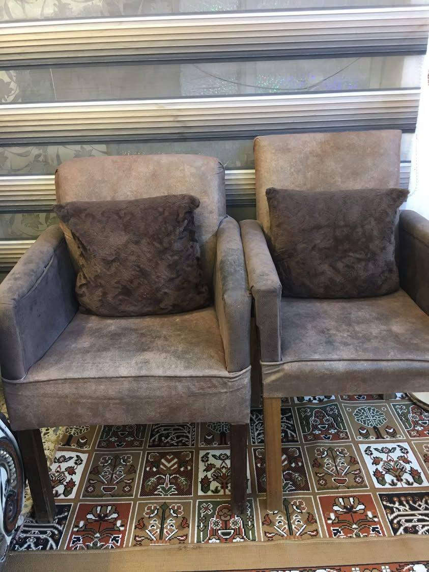 صوبة زيتية للبيع ب ٤٥ الف 
كراسي ٤ ب ٤٠ الف وبيهم مجال
٣ كراسي ابيض عظم عاج ٣٠ الف 
وبيهم مجال  بغداد


**إذا كنت صاحب هذا الإعلان وتريد حذفه لأي سبب، رجاءا أرسل رسالة إلى الدعم الفني**