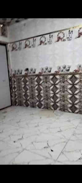 دار سكن للبيع ١٠٠م أمامي طابقين
الأول. طابوك كونكريت غرفه استقبال مطبخ صاله صحيات 
الثاني . غرفه طابوك عكاده وغرفه ثانيه هيكل
الفداء شارع ابو لبنان منطقه سكنيه التبليط بالباب السعر ١٠٥
***********
