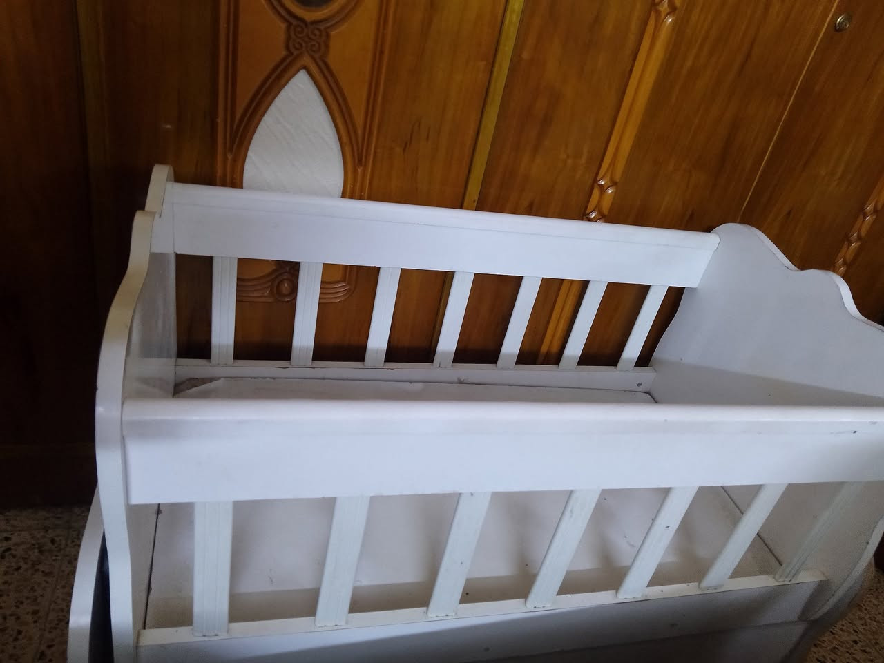 تخت اطفال للبيع نضيف سبب البيع ماكو مكان سعره 25(وبي مجال)عنوان ايسر مجسر الميثاق 
وجكمجه الجوه من اخذته هو مابي مابي جكمجه يصير هزاز ويصير تخت


**إذا كنت صاحب هذا الإعلان وتريد حذفه لأي سبب، رجاءا أرسل رسالة إلى الدعم الفني**