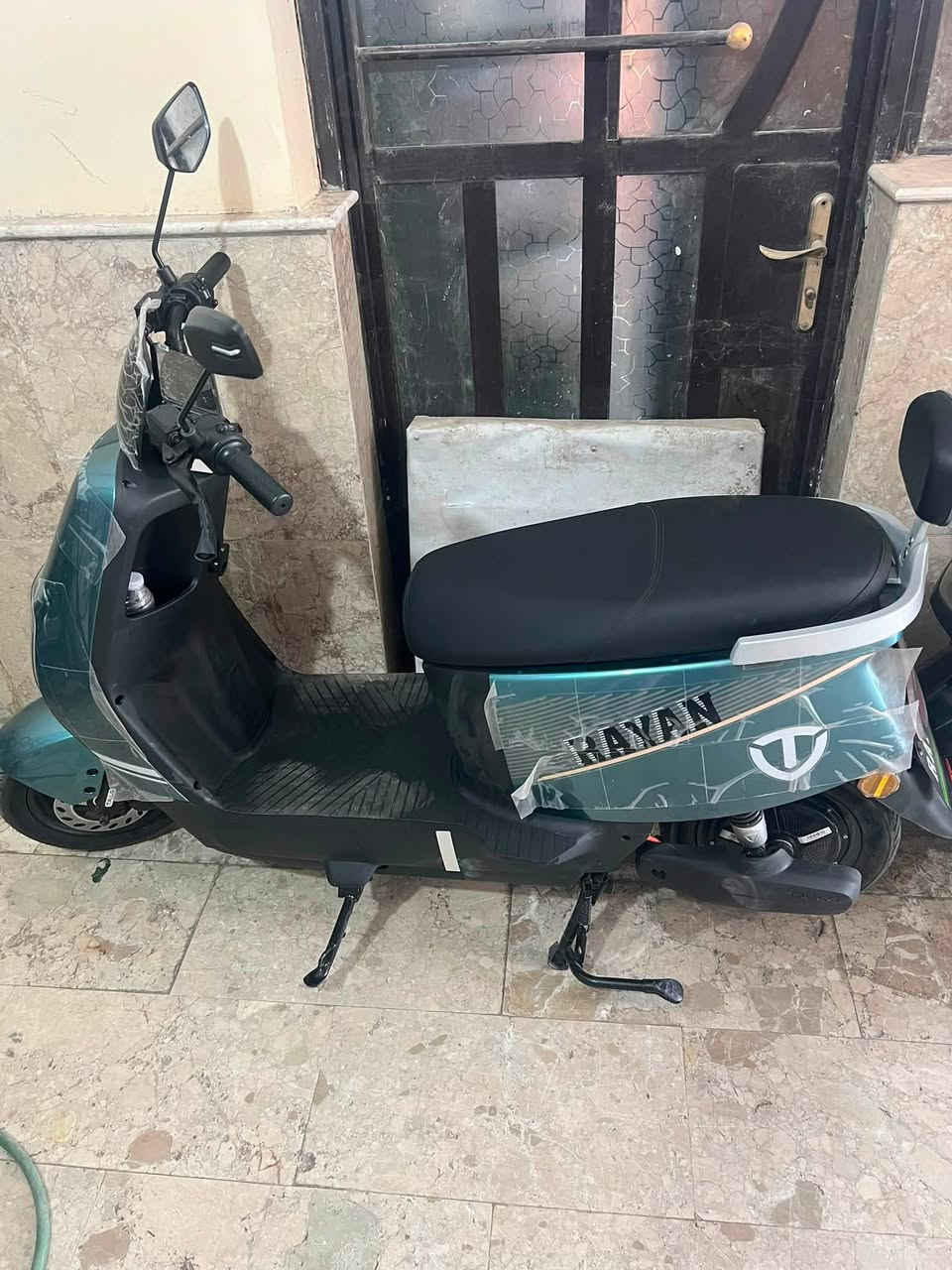 السلام عليكم دراجه شحن للبيع ٥٠ كيلو تمشيك ماصارلي شهر من جبتها خير من الله كلها شغاله السعر ٩٠٠ وبيها مجال قليل قليل العنوان بغداد 
واتساب***********
