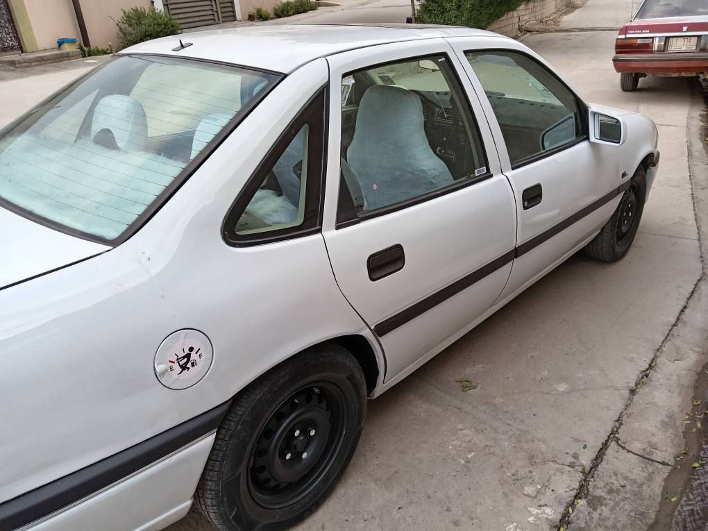 اوبل فكترا حجم 20 موديل 1٩٩٠ محدث ١٩٩٣ سيارة كولش نضيف كيرومكينة اوروبي شرط تحويل سيارة صبخ بلاد بس جاملغ امامي صبغ قفل مركزي ايبيس سلايت تايرات جديد كهربائيه ومجموجة صدر جديد ***********    *********** مكاني كركوك كركوك, العراق
