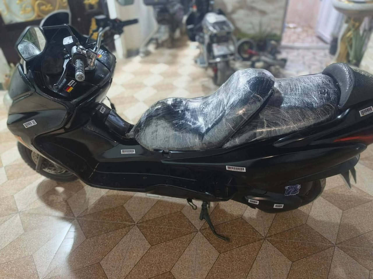 سلام عليكم ورحمه الله وبركاته فورزه8/0للبيع سعرها 500وبيها مجال بسيط  مو شراي لتعبني ***********هذا رقمي الي حاب يتواصل وياي
