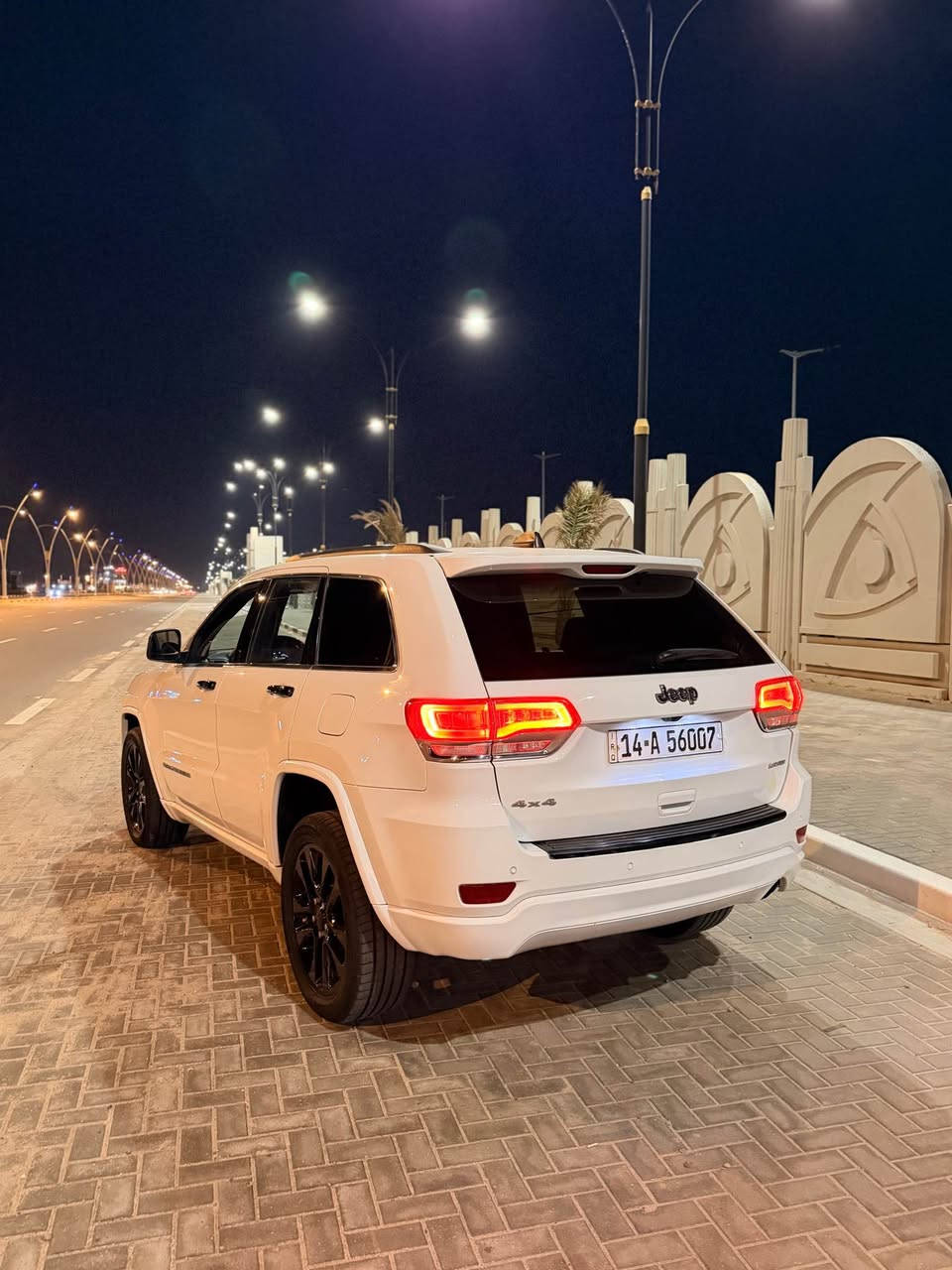 سلام عليكم جيب مديل 2017 فول مواصفات عده لفتحه وارد امريكي ضربته جاملغ وبنيد وبيه بيبان ثنين كلير من امريكا سياره رقم بصره  جاهزه مكينه كير حداديه  كله جاهزه بدون لا لغود ولا شواصي سياره جديده ما متعوبه السعر ب170 وبيه مجال رقمي *********** فقط شريحه بدون واتساب. وهاذ رقمي الي بيه واتساب  *********** مكان سياره بصره قبله حي المهندسين البصرة, العراق
