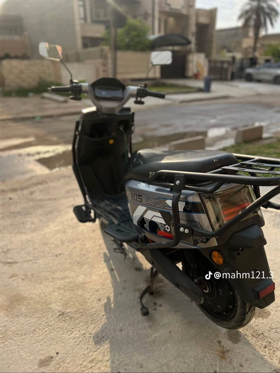 دراجه ام عيون Hls
هرون 
ونهضه ومعدل 
سرعه بلعداد120حقيقي 70
مدرعه 
ابريكات امامي خلفي دسك 
الملف 3000نحاس
خمس بطاريات دبل 40انبير 
تمشيك 60كيلو حقيقي 
مثبت سرعه 
وليت كلش قوي
وجنطه كبيره 
السعر 500وبي مجال
للستفسار الر***********
