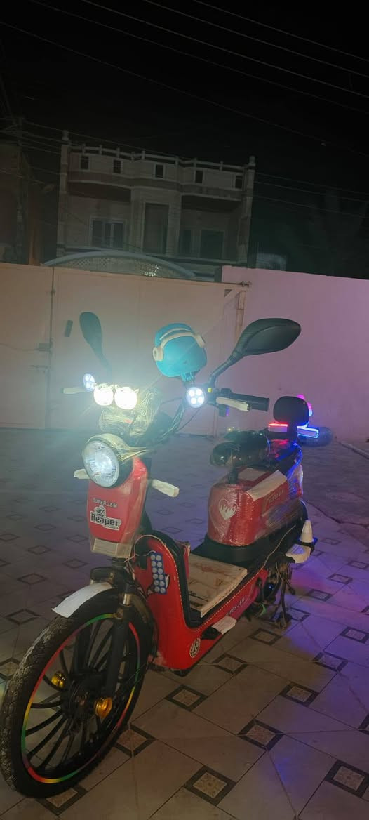 دراجه للبيع شحن
موديل ٢٤ 
بيه نقص الشاشه تطفى وتشتغل 
السعر ٣٥٠ وبيه مجال 
***********
