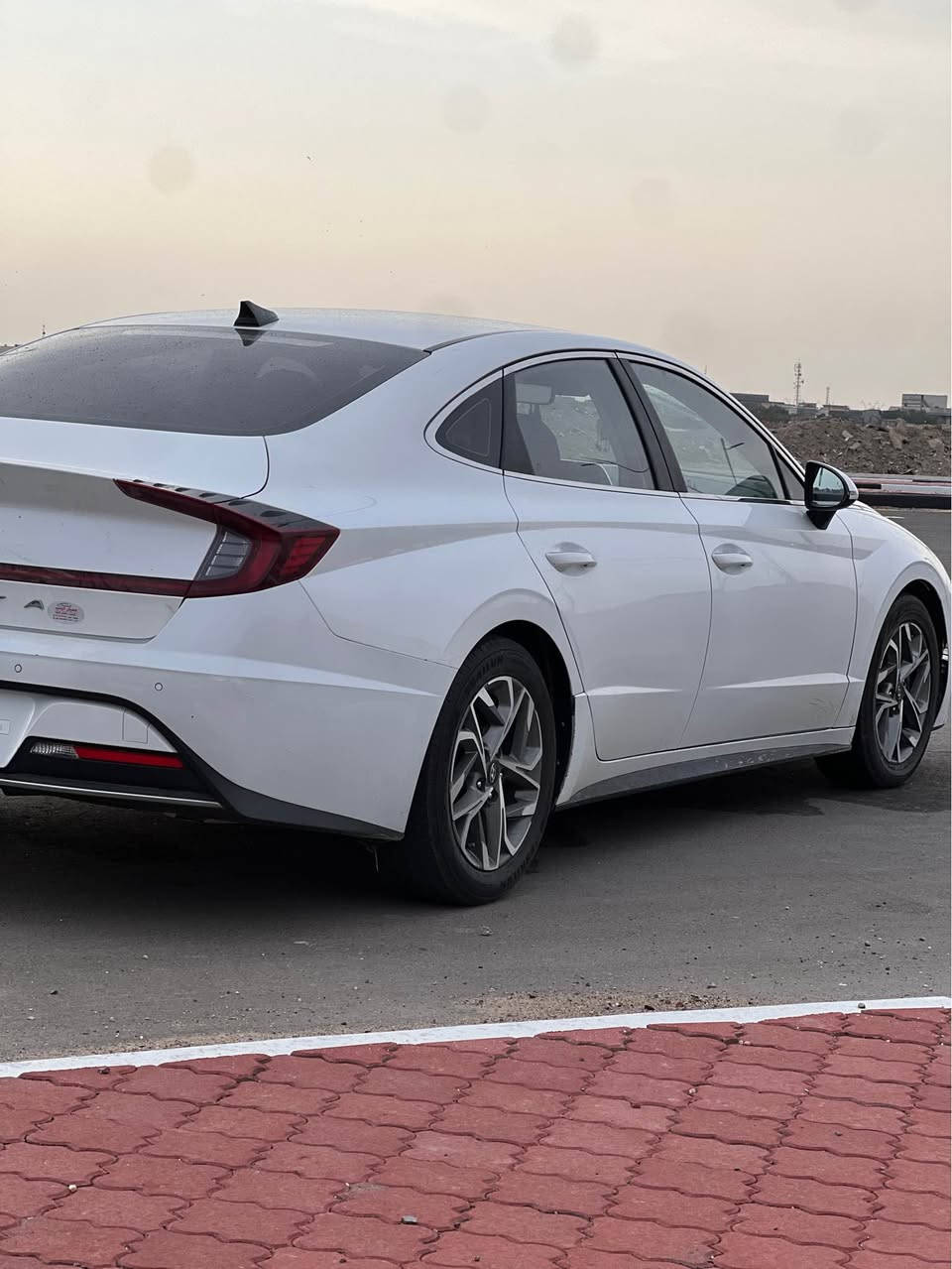 السلام عليكم
سوناتا  موديل 2021    

محرك 2000
لسياره جديده رقمها بصره تحويل ثاني يوم 
لسياره جديده بلخير عل ياخذه ماشيه 74
مواصفات 

بصمه ابواب لمس
رادارات امامي وخلفي وجانبي + توقف تلقائي 
 
اشاير بلمري + نقطه عمياء في المري

شاشه الحجم الكبير انج + تحكم عام عله السياره

كشن السايق وضعيتين خزن ميموري 

حساسات اماميه وخلفيه

قياده ذاتيه 

اربع وضعيات القياده 

نضام المحافضه عله المسار 

شاحن واير ليس لاسلكي 

منافذ للشحن اماميه

تبريد منفصل للراكب ولسائق

دخول ذكي واناره ترحيب

قفل ذاتي عند الابتعاد

فتح الصندوك الخلفي عند الاقتراب

تشغيل عن بعد

اناره led امامة

بك لايت خلفي led

نضام Auto Hold

هند بريك بصمه كهرباء

بصمه تشغيل

سستم صوت

مثبت سرعه

تدفئة تبريد كراسي

كرسي السايق كهرباء

مكاني بصره
***********
السعر 157 وبيها مجال قليل البصرة, العراق
