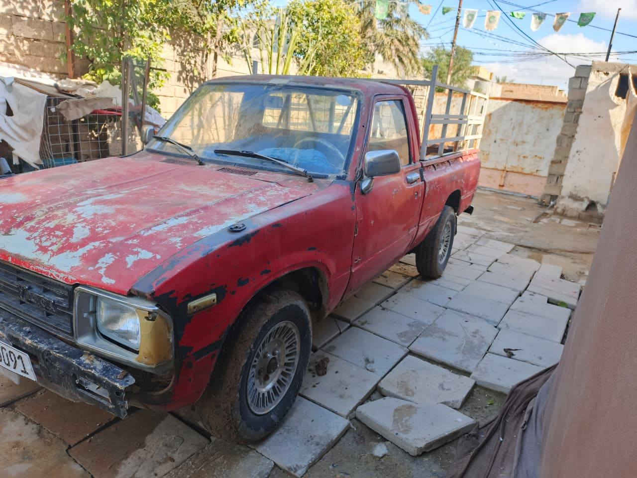 السلام عليكم 
تيوتا مديل 1982
محرك جديد كير اكسل شاصي مكفولات 
رقم ديالى مميز انكليزي مجدد لسنه 2031 شرط التحويل وسياره بسمي
السعر 25 وبيه مجال 
الاستفسار 
***********
