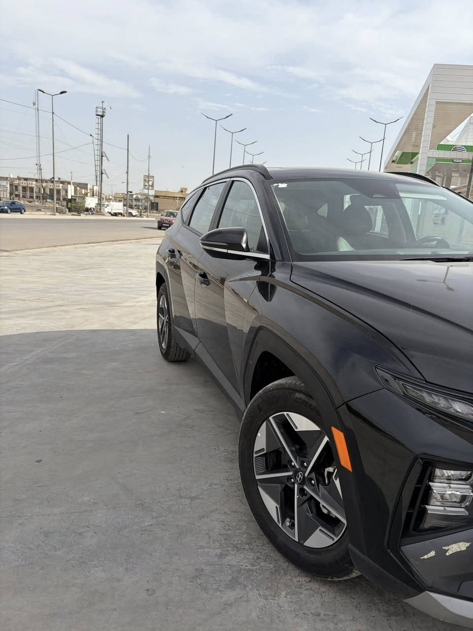 سلام عليكم اخوان بيع فقط توكسان 2025 فول مواصفات
بصمة 

فتحة سلايد

كشنات جلد تدفئة

تحديد مسار وفول رادار امامي خلفي وامامي جانبي 

جنطة كهرباء 

شحن لاسلكي 

شاشة متصل تدعم ابل كار بلي

مكينة 2500 GDI 

8 نوزل

اشاير مري 

لد داخلي تحكم من الشاشة 108 لون 

السيارة باسمي تحويل مباشر 

رقم بغداد مرقم وجاهز 

ملاحضة : حادث امامي مبدل فقط بنيد وشرط الفحص 

للاستفسار اكثر اتصل ***********
