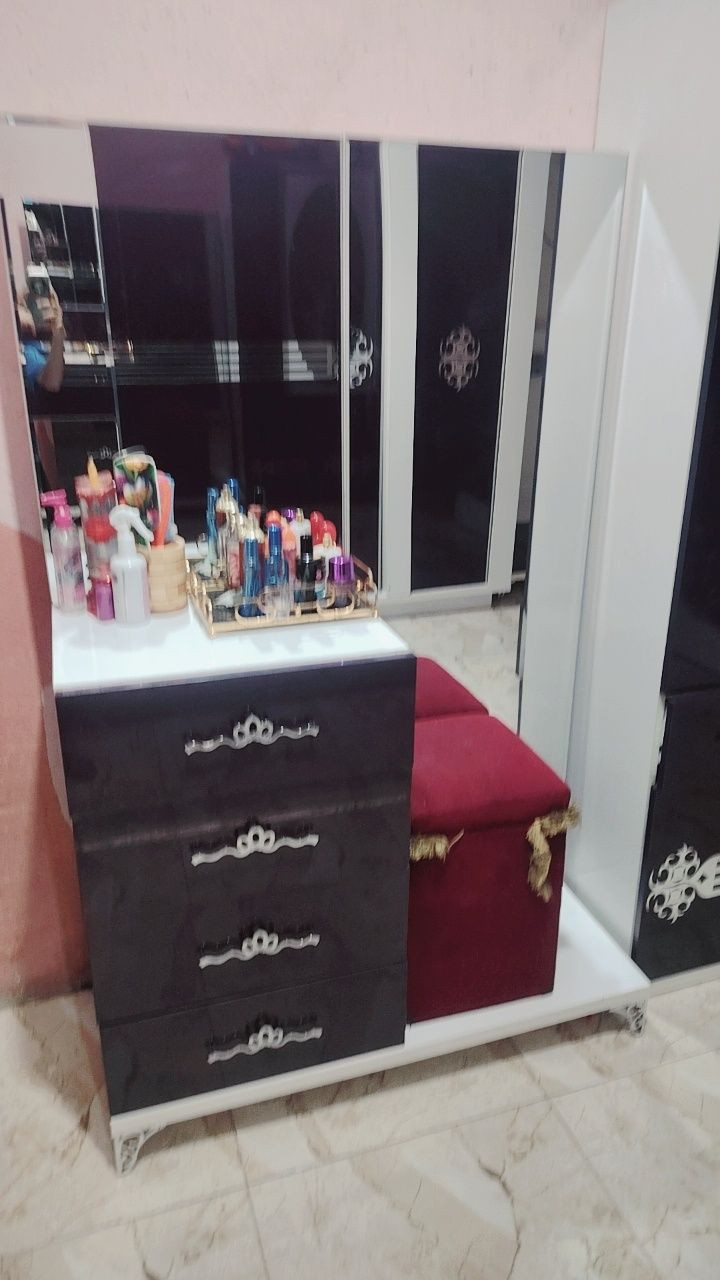 قيم وأخذ عنوان حي اور
