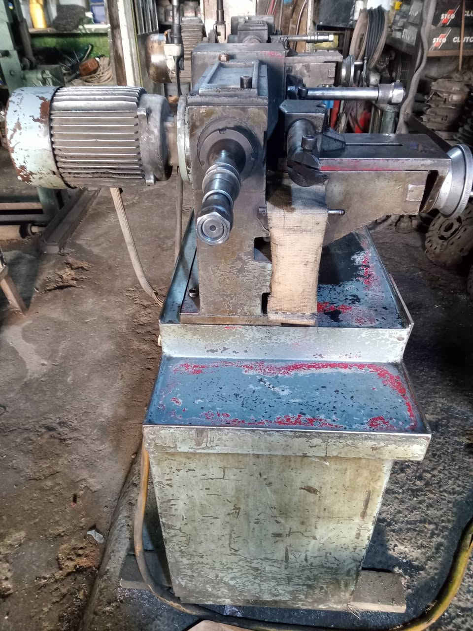 مكينه جراحة فلنجات اماميه وخلفيه إيطالي TF10بحاله جيده 
***********
