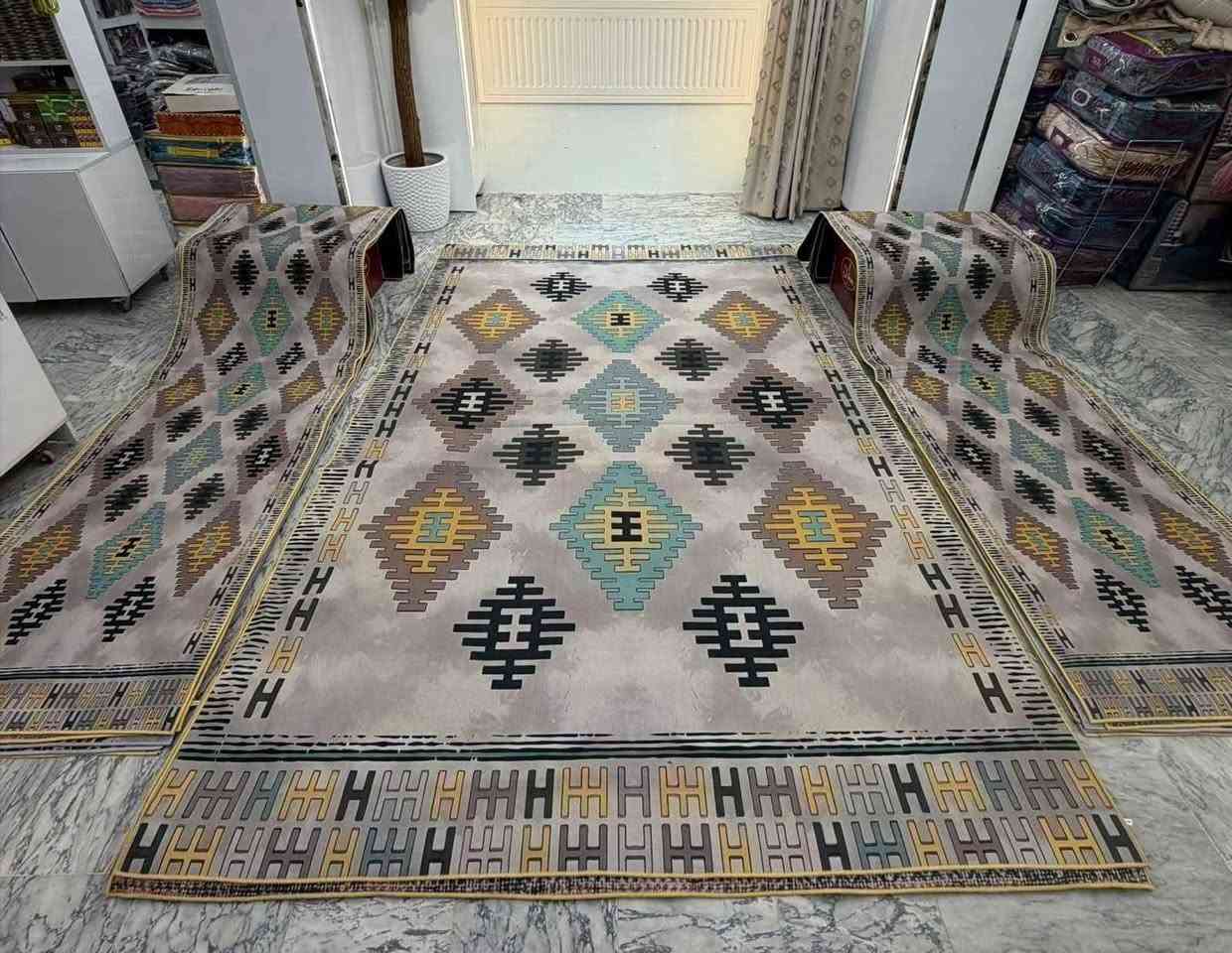 موكيت تركي قياس 2*3 استندر
مع مدات قياس 1متر *90سم بغداد, العراق


**إذا كنت صاحب هذا الإعلان وتريد حذفه لأي سبب، رجاءا أرسل رسالة إلى الدعم الفني**