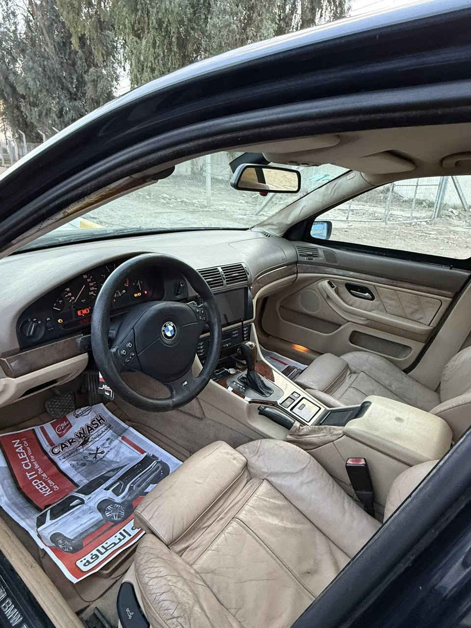 السلام عليكم 
للبيع بيئم ( صقر ) موديل 1999 

السيارة محدثة M بالكامل 

بيها 3 قطع صبغ فقط 
سياره بلاديه ماشيه 295 حقيقي 

السعر 110 وبيها مجال 

العنوان  بغداد نفق الشرطة 
***********
