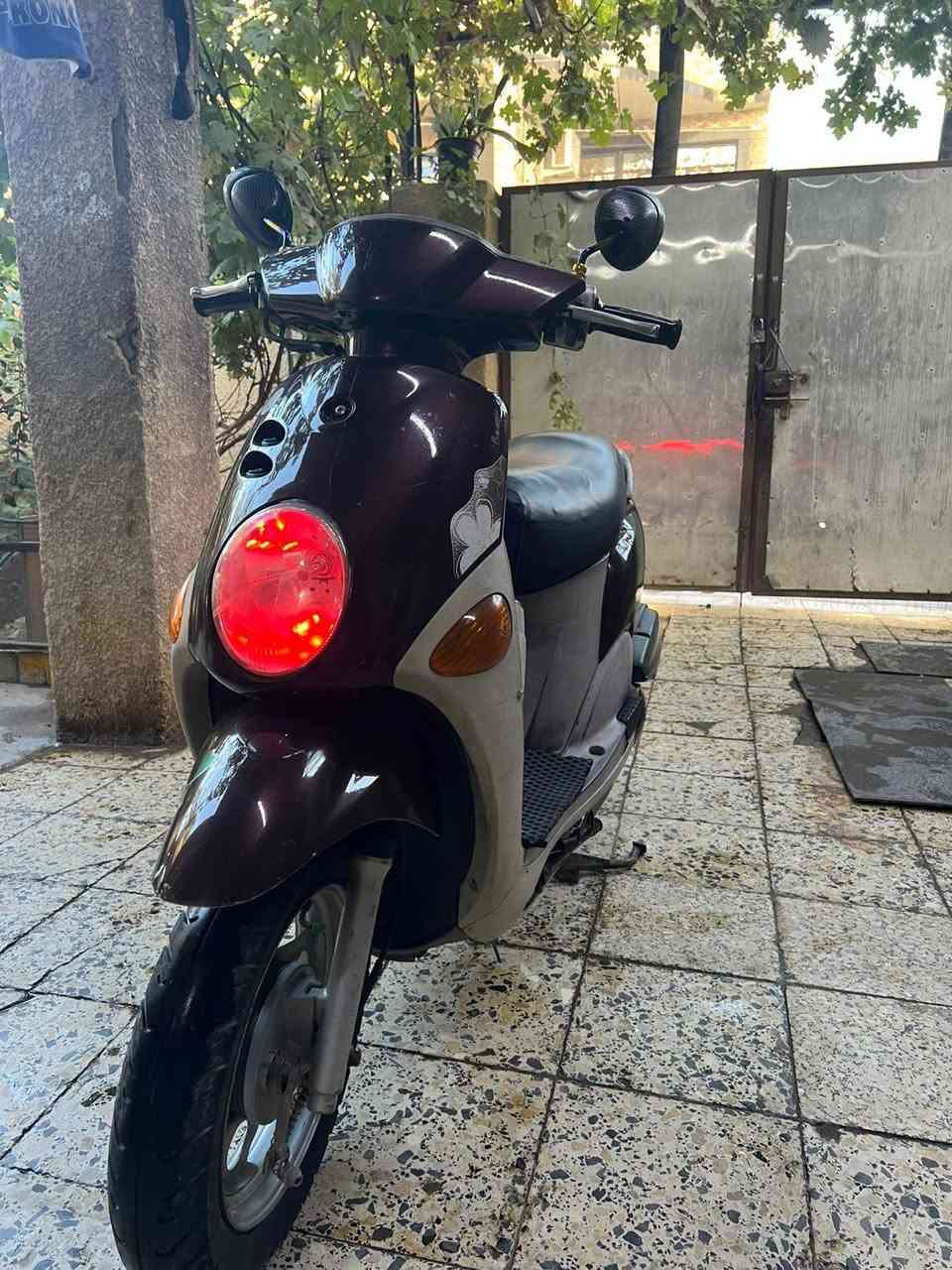 سلام عليكم دراجة فله 120 دراجة كفاله عامة مكينه ناعمة مامفتوحة موديل 2012 دراجة قبل شهرين من نازله دراجة كفاله بيهة نقوصات بصيطة الشراي يجي خاص سعر ب750 
‏‪***********‬‏ مكاني بغداد الغزاليه
