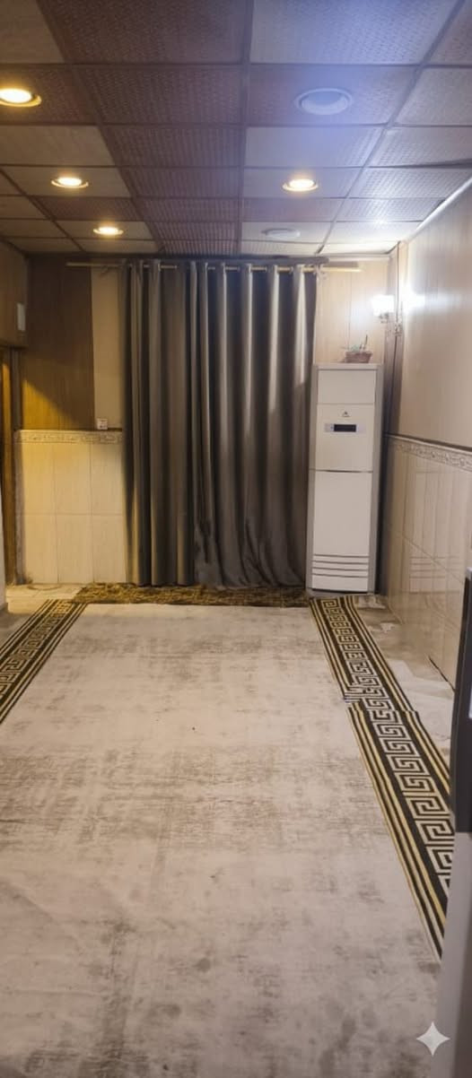 بيت للبيع تجاري النجف الاشرف حي الجزيره شارع النخيل المساحه 240م شارع 40 يباع كامل ويباع نصف الواجهه 12م مكان مميز يصلح مجمع طبي مول فرصه ذهبيه الاستفسار الاتصال ***********
