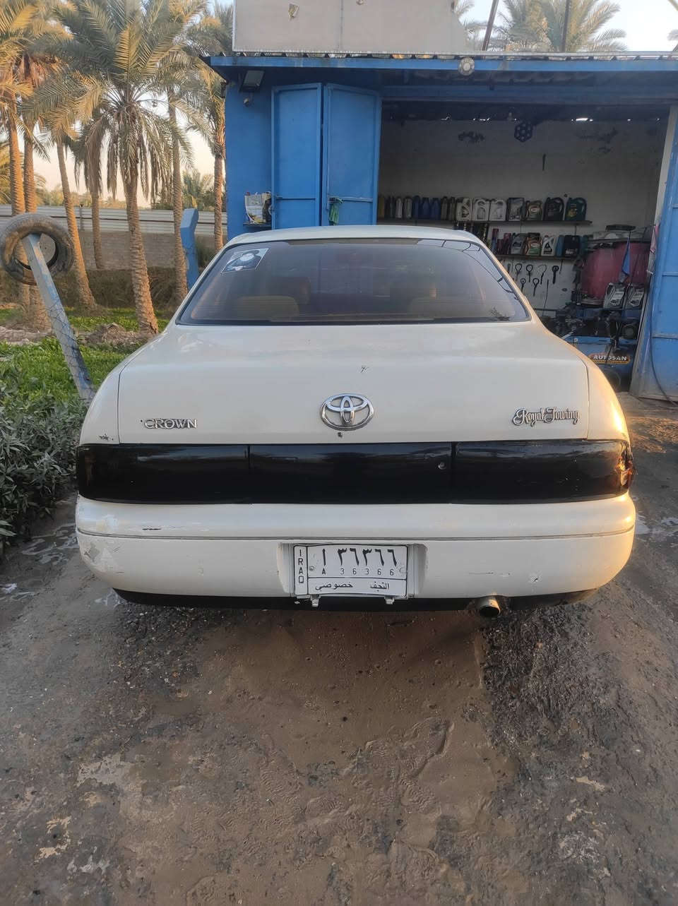 السلام عليكم 
لبيع بطه متصل لون لؤلؤي1992 
رقم نجف مشروع وطني تحويل
 مباشر سنويه مجدده لل 2027 
گير ومكينه 2500 شرط النظافه السياره 
٣٥وبيها مجال  السياره بيه كصه جنطه
للاتصال.***********
