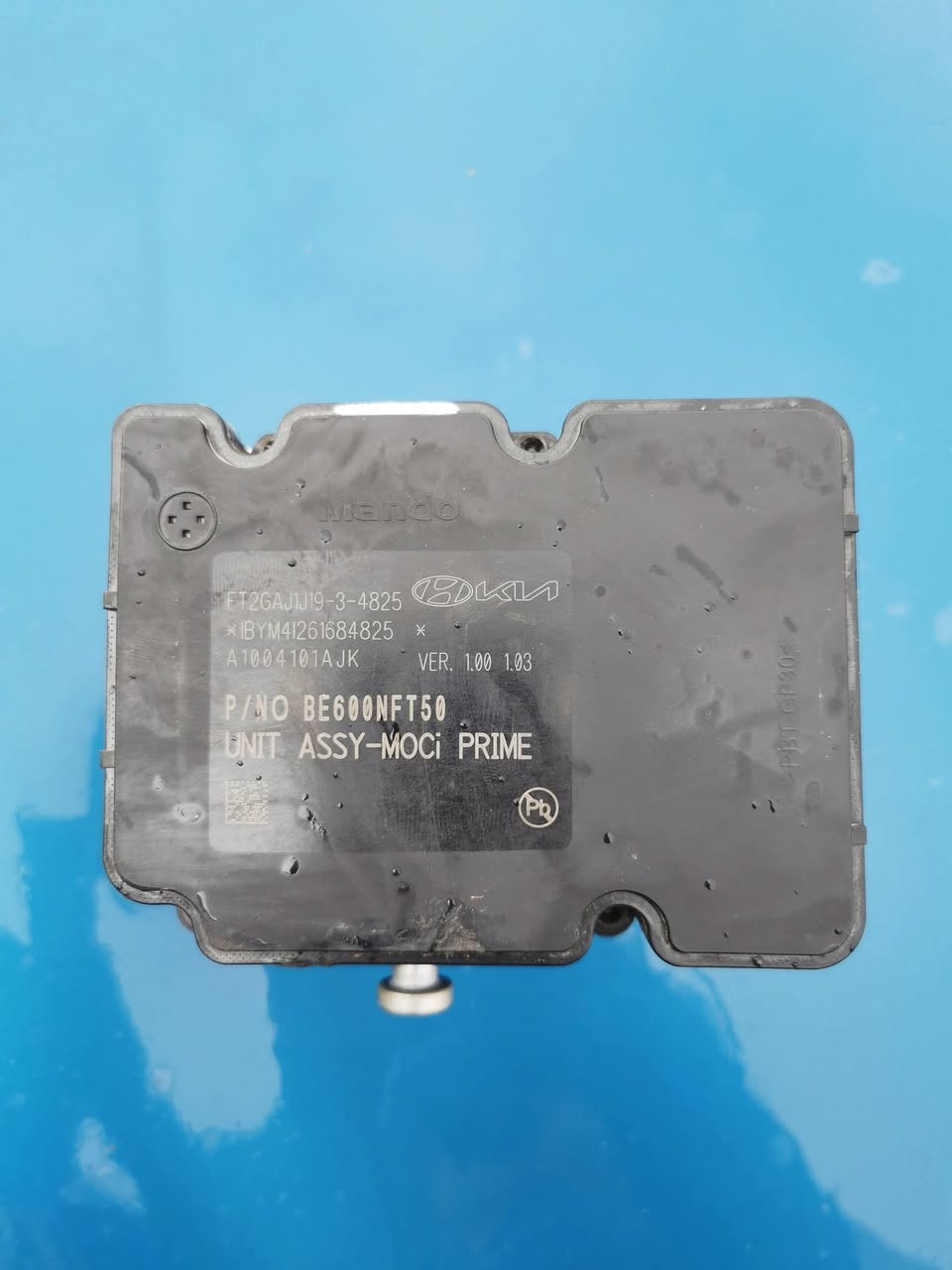 تفصيخ كي فور k4
اي بي اس 
كاتم شوته
ضفيره باب سائق مع الكيلون 
ويل كامل 
محرك كامل
رادار خلفي مع الضفيره
بطانه 
باب..  غرفه كامله 
حداده امامي خلفي

***********
