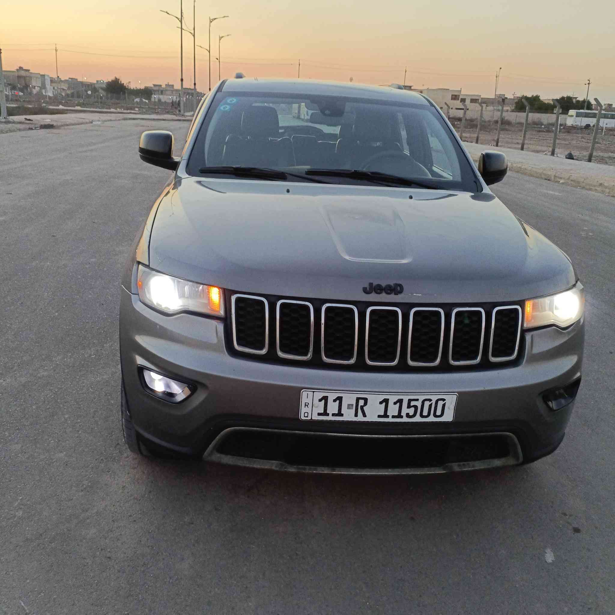 جيب موديل 2012 لمتد فول مواصفات بدون صبغ
رقم بغداد مميز باسمي شخصيا السونار داخل الصور السعر 163 كوت مركز المدينه ***********
