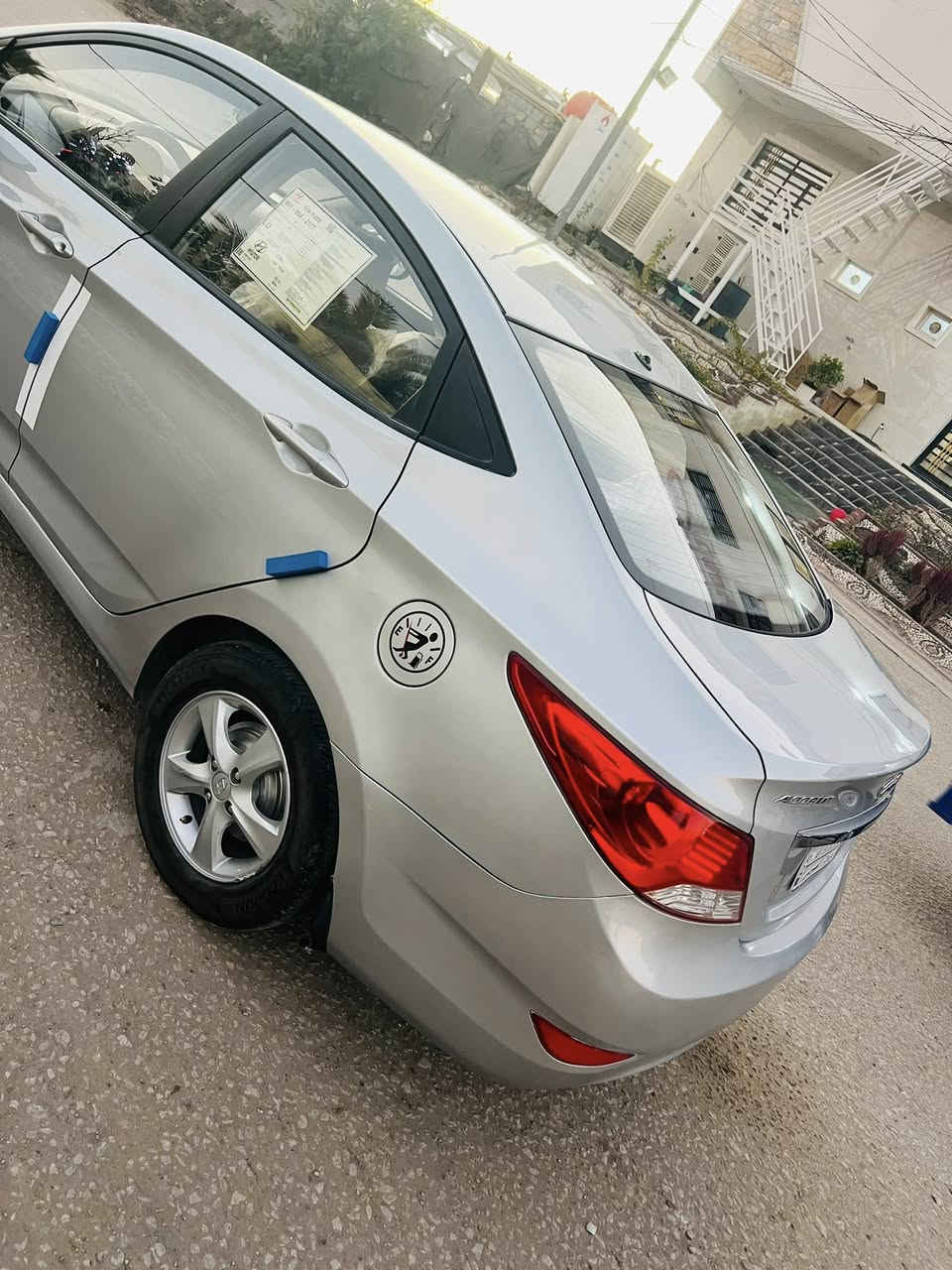 يا الله السلام عليكم بيع سريع 
عندي للبيع هونداي اكسنت موديل 2014 خليجي رقم كربلاء سنويه بسمي شرط التحويل ثاني يوم سياره جاهزه من كلشي محرك دوش كير محرك تخم تاير تبريد حداديه كلهن خير من الله السياره مابيها لا ضربه ولا تبديل فقط بيها مكانات جرد بدور ومصبوغه تقريبا بيها 3 قطع او اقل فقط السيارة من الشركه لحد الان عله ايد وحده مال جناي مكان السياره بآبل السعر (86)$ ورقه وبيها مجال بسيط حك الجيه الاستفسار الأتصال هذا رقمي (***********) اخوان فقط الشراي يتصل وعيوني آله
