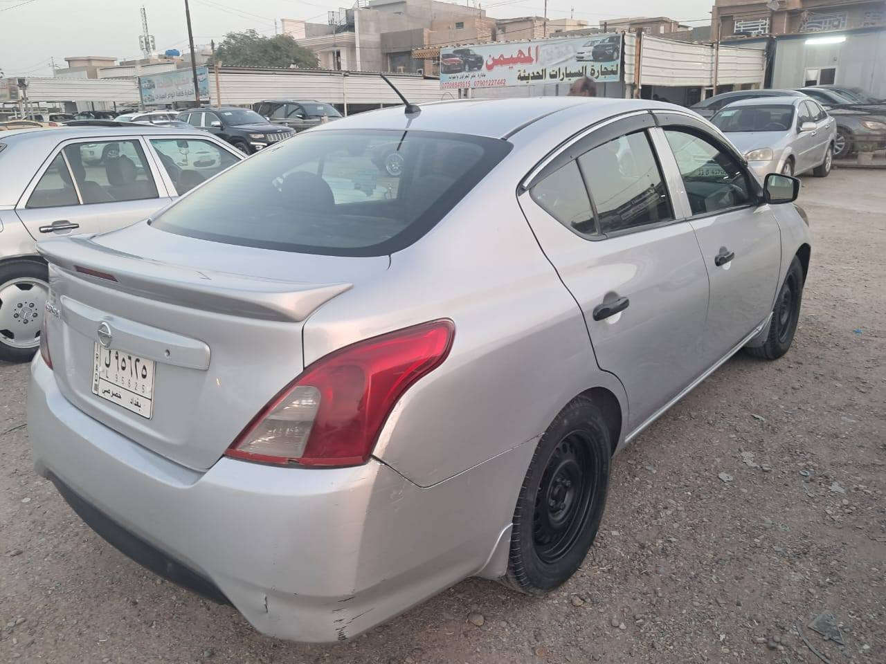 سلام عليكم ورحمة الله سياره نيسان فيرسا موديل 2019مابيها حادث بيها ع كد كصت البنيد شي بصيط بدون  دواخل نضيفه رقم بغداد بيع او مراوس حسب القناعه مكاني بغداد البياع متواجد واتساب رقم الهاتف ***********🌹 سعر 90 ورقه
