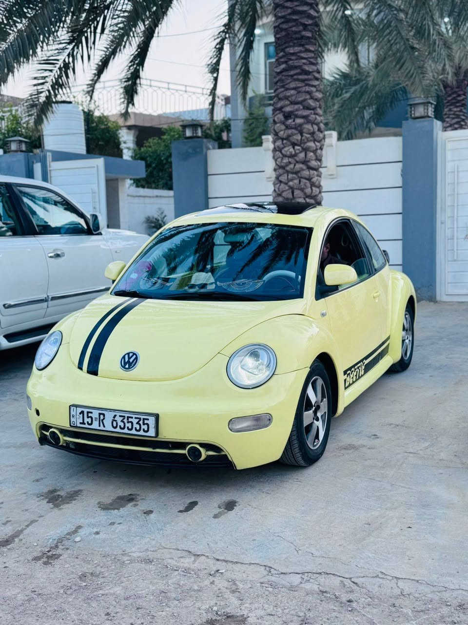 السلام عليكم
سياره بيتل موديل 2000 مكفوله من الصبغ والضرر 
بسمي السياره فتحه سقف اوتو مكينه 2000 لون مميز ليموني تحويل ثاني يوم مامتعوبه ابد السياره تبريد تدفئه بحاله جيده السياره  العنوان واسط رقم صاحب السياره*********** 
السعر 58 وبيه مجال للشراي أو المراوس حسب القناعه
