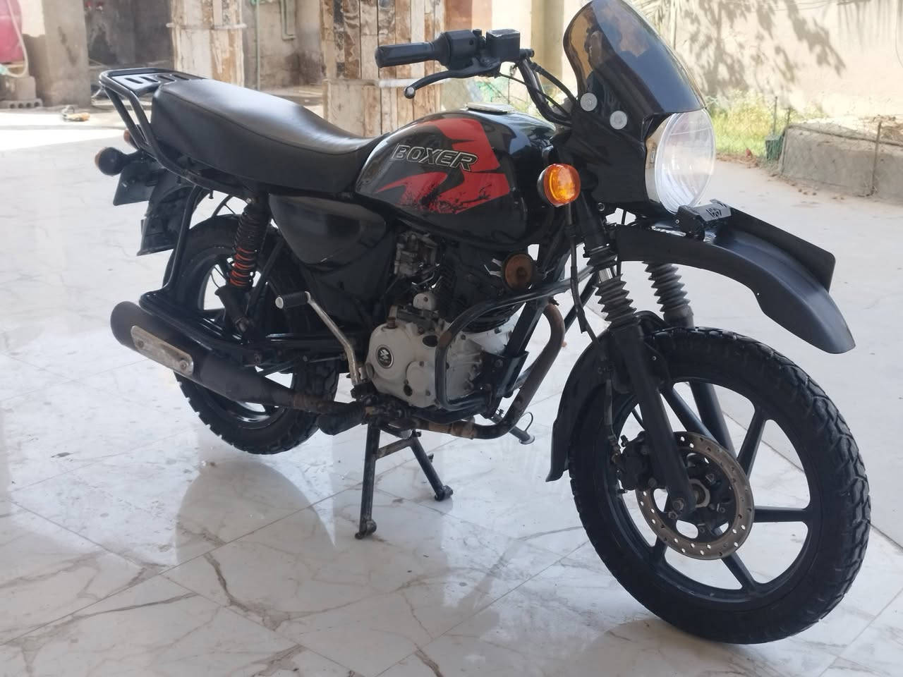 السلام عليكم بوكسر فحل موديل 23 رقم وسنويه السعر مليون و700 مكان الهوير فلكه الخاص 

‏‪0775 740 8549‬‏
