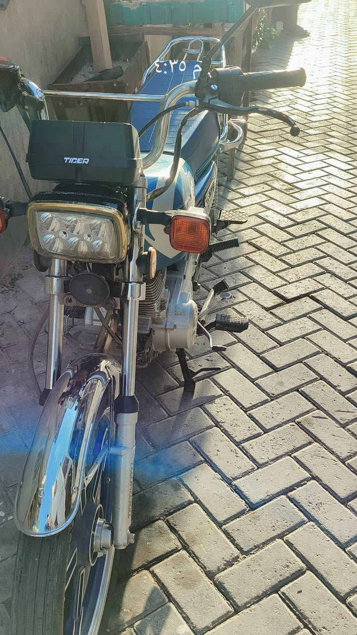 سلام عليكم دراجه ايراني اربعه كير مرقم انكليزي لبيع مكاني كراده
*********** غير متواجد على فيس بوك
